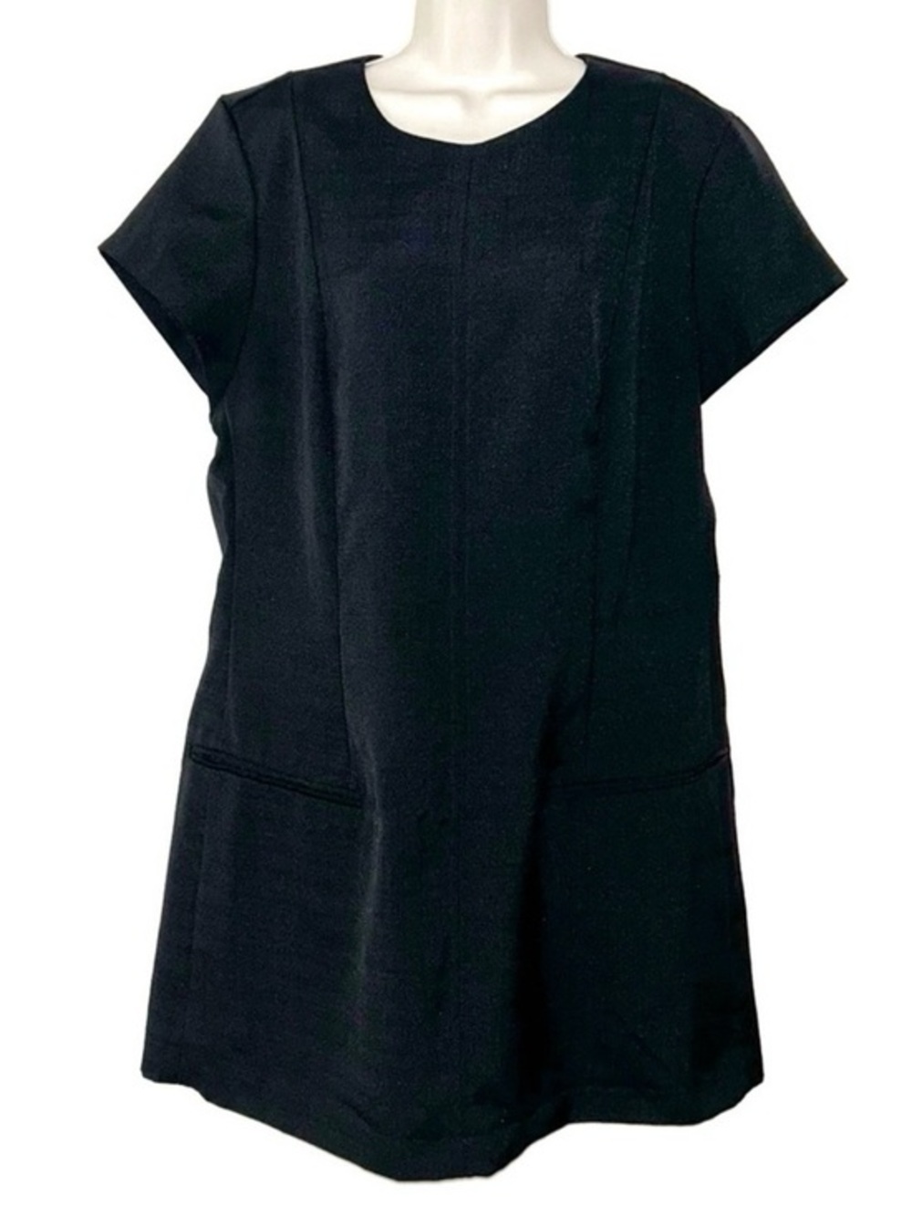 Classic Short Sleeve Shift Dress in Black